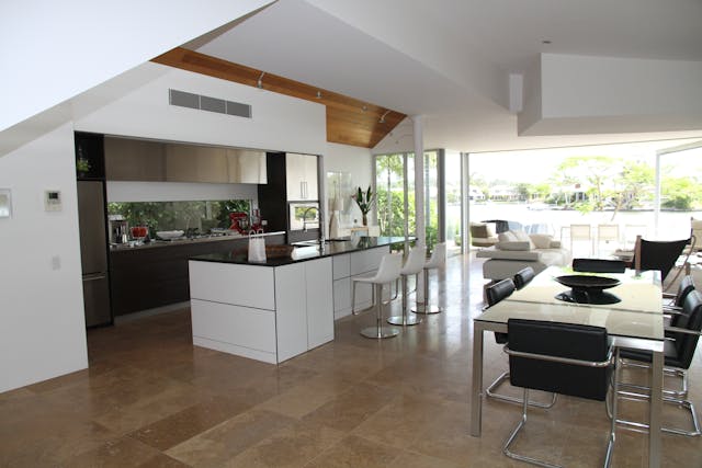 Concevoir une cuisine ouverte pour des moments conviviaux